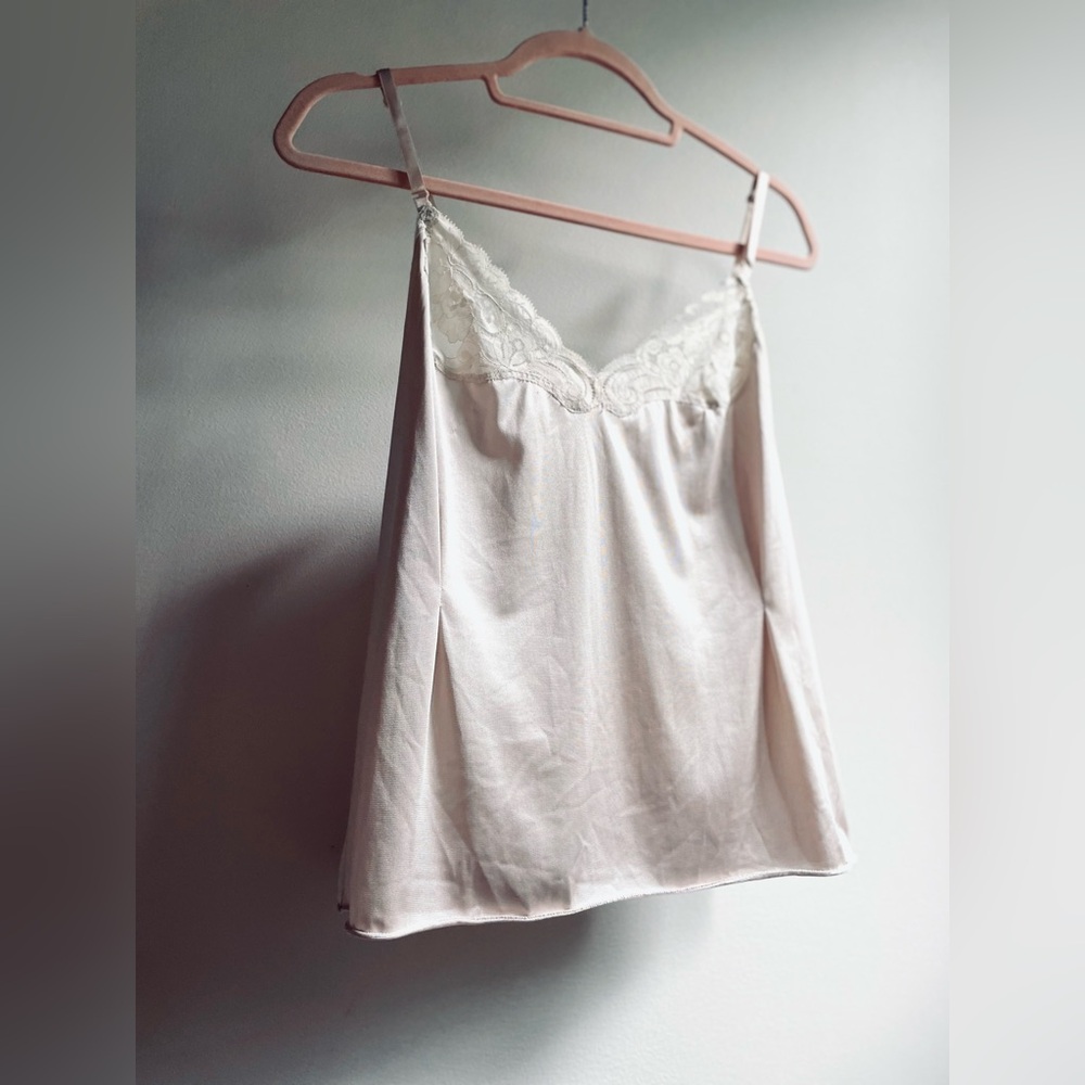Vintage Vanity Fair Lace Top size 36 S/M